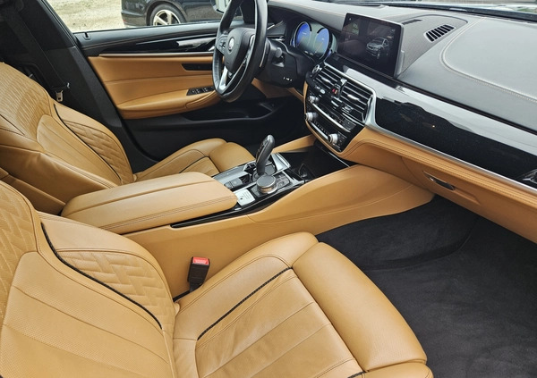 BMW Seria 5 cena 255000 przebieg: 164000, rok produkcji 2018 z Reszel małe 529